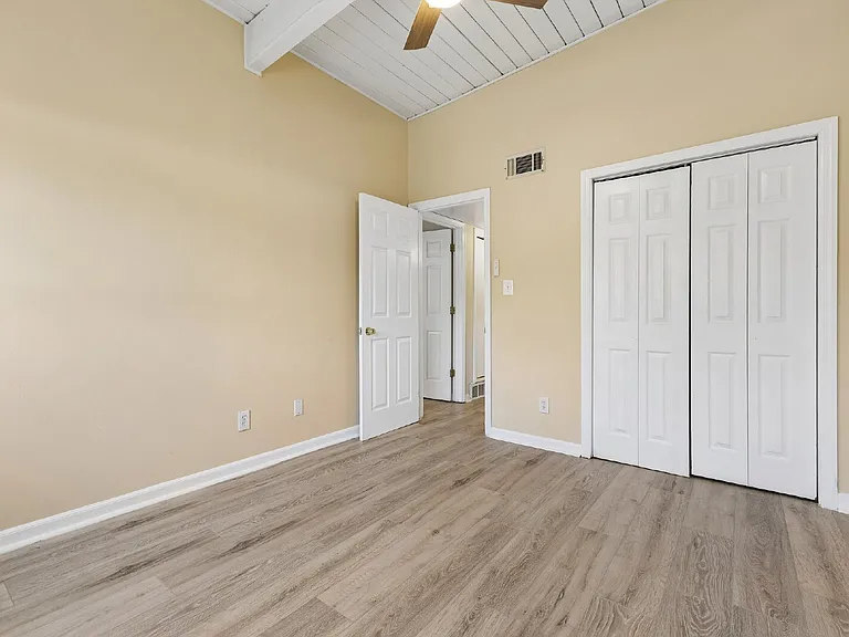 4901 Americana Dr — Photo 20