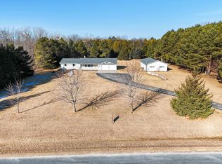 N2065 Saint Peters Rd, Kewaunee, WI 54216