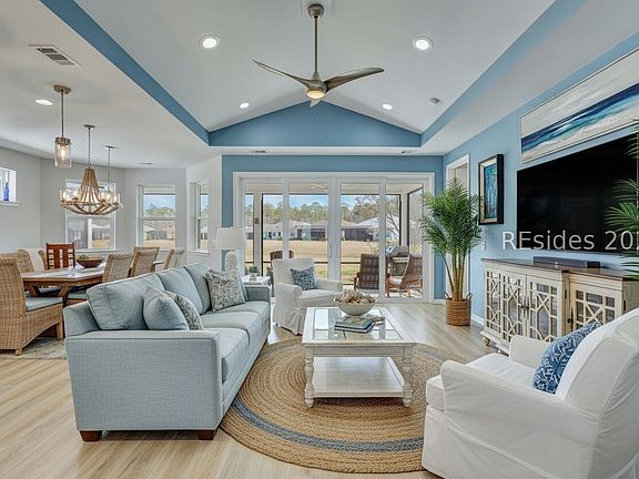 5th image of 267 Cool Breeze Dr