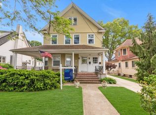48 Union Pl, Lynbrook, NY 11563