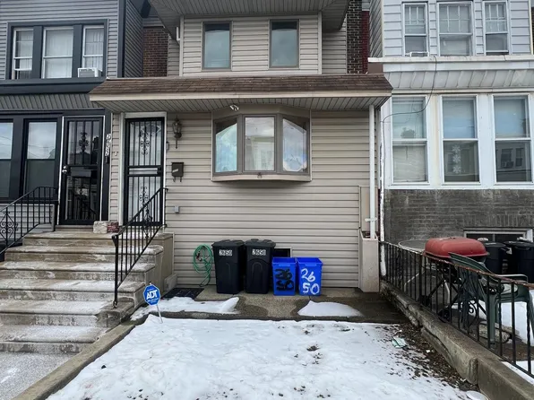 2650 S Daggett St, Philadelphia, PA 19142