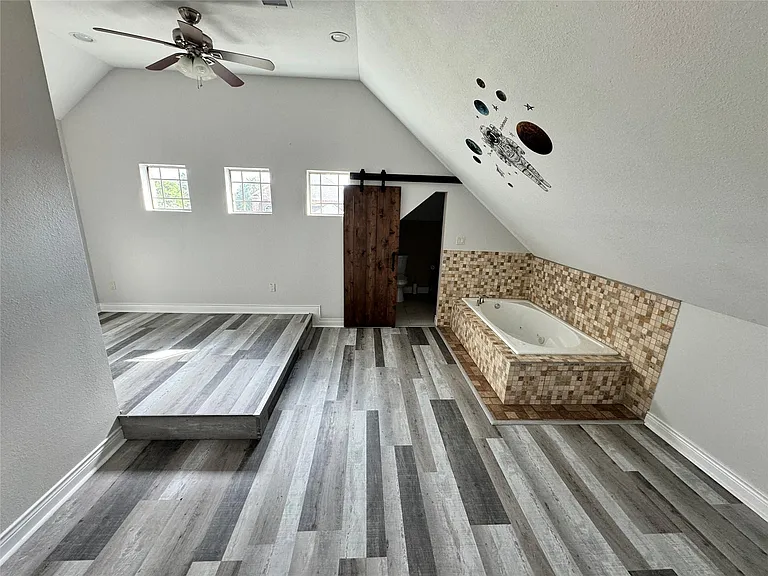 2019 Wild Peregrine Cir — Photo 31