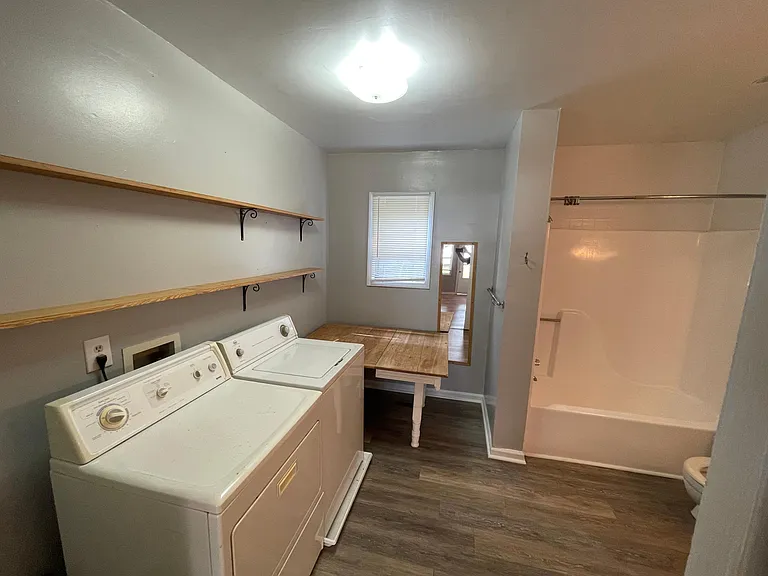 552 Pulaski St — Photo 20