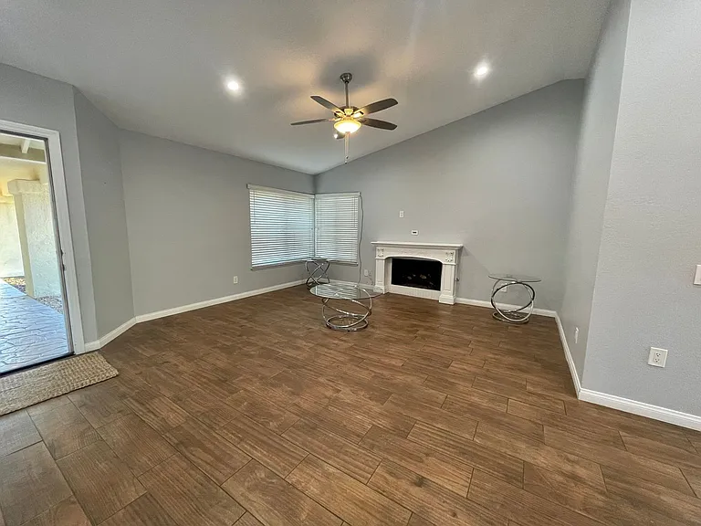 30306 Avenida Maravilla — Photo 2