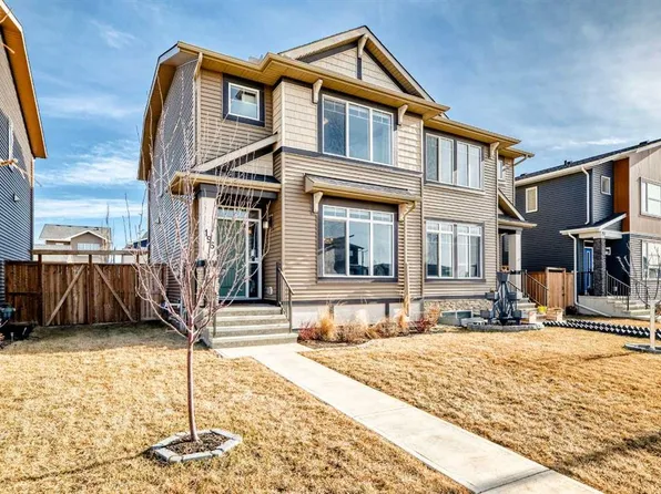 196 W Dawson Dr, Chestermere, AB T1X 2A2
