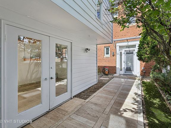 2nd image of 1640 N Larrabee St
