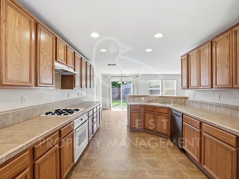 1368 Paddington Way — Photo 12