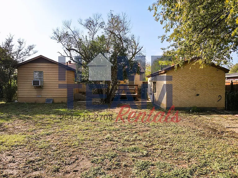 506 Powell St — Photo 15