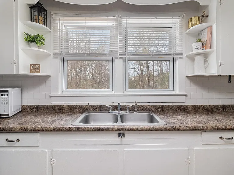 222 Crescent Cir — Photo 8