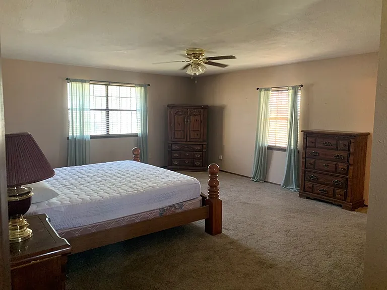 984 E Schirra Dr — Photo 11
