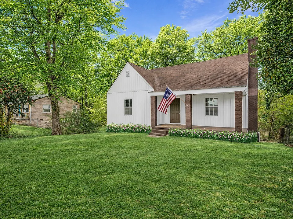 3001 Woodbine Ave