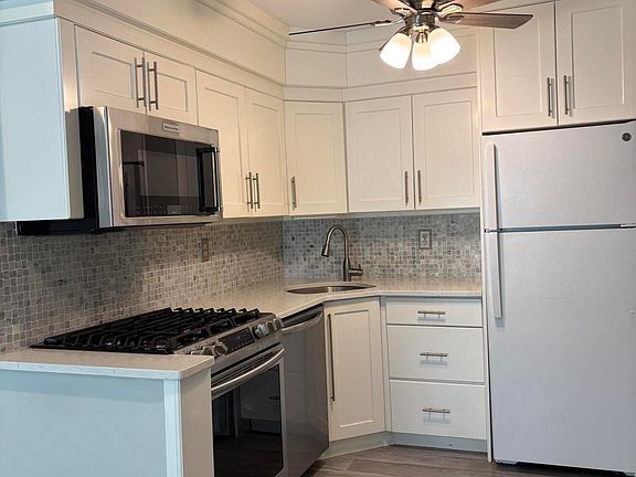 3rd image of 29 Donna Ct APT 4