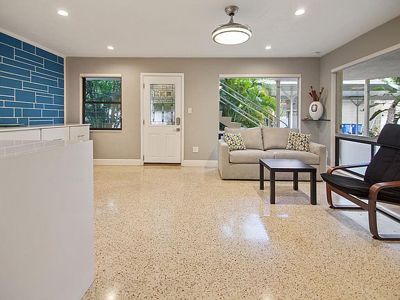 3rd image of 145 10th Ave NE #6