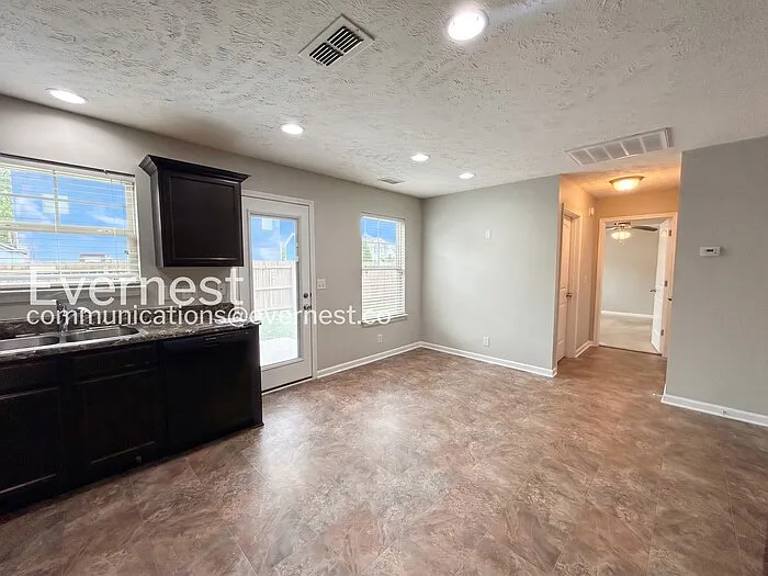 5247 Seward Crossing Blvd — Photo 5
