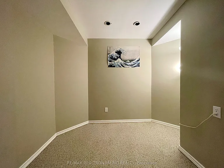 824 College Manor Dr #LOWER — Photo 11