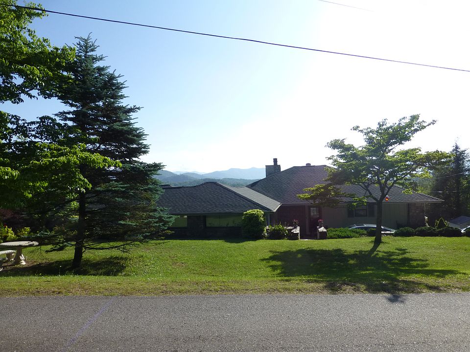 Front yard view