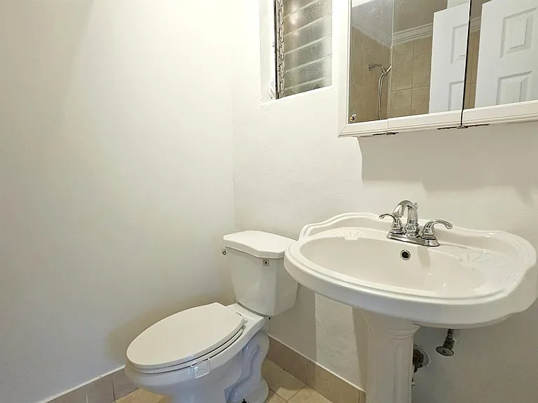 911 Burch Dr — Photo 21