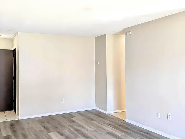 1067 Van Dyke St — Photo 48