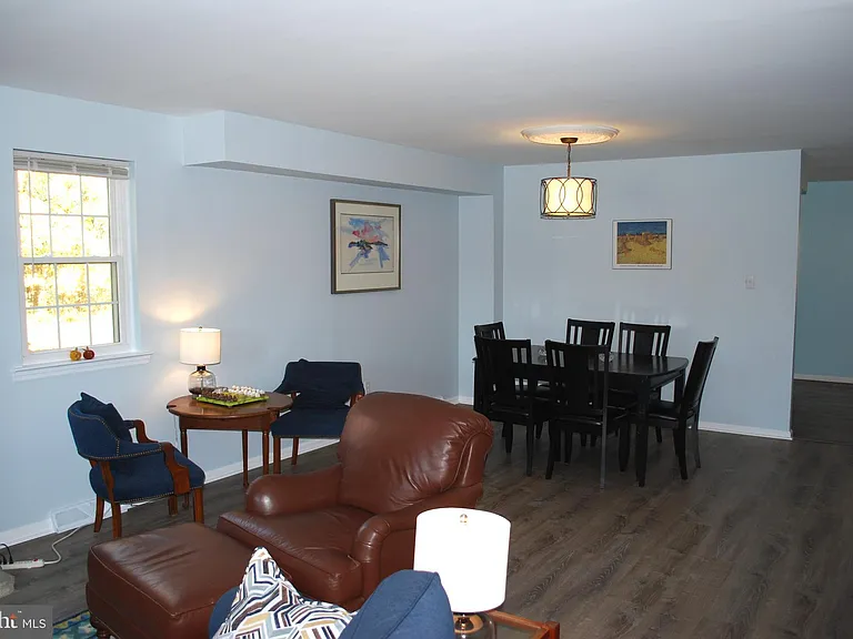 290 Lawndale Ave — Photo 6