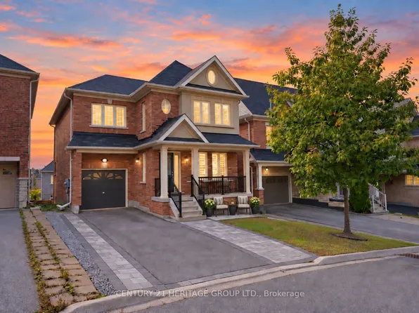 244 Gord Clelland Gate, Newmarket, ON L3X 0G1