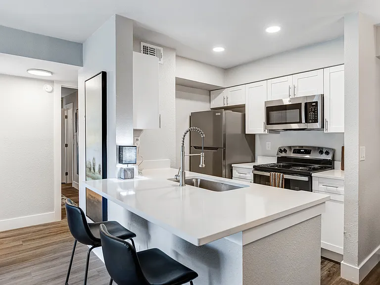 Coral Palms Apartments — Photo 12