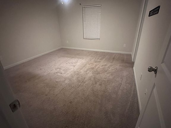 3rd image of 503 Amelia Ct