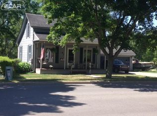 618 E Main St, Flushing, MI 48433