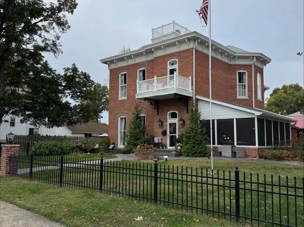 201 S King St, Robinson, IL 62454