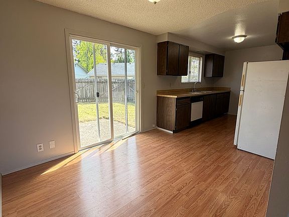 4th image of 4839 Elderberry Loop