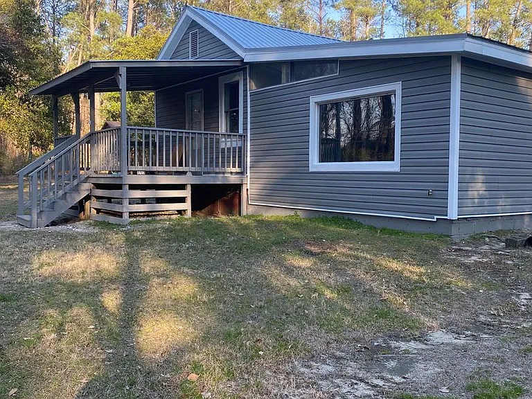 7600 Pond Dr — Photo 2