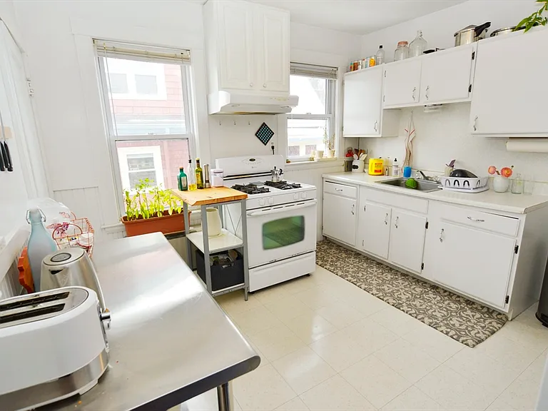 89 Rockview St #3 — Photo 8