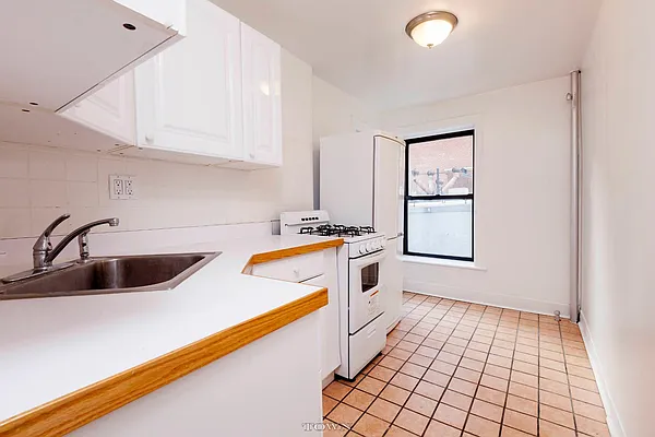 Rented by Town Residential | media 3