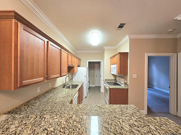 2108 Cypress Hall Aly — Photo 4
