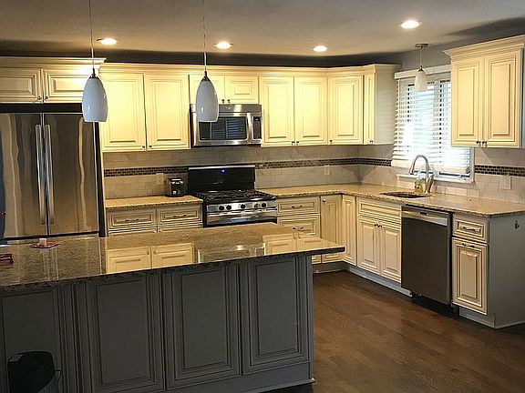 5th image of 47 Folino Dr