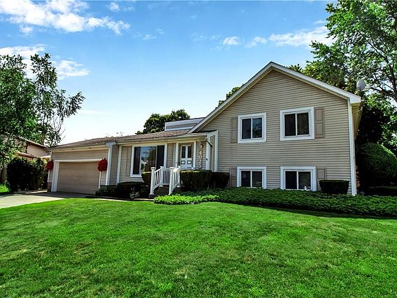 2nd image of 4025 Autumnway Ln