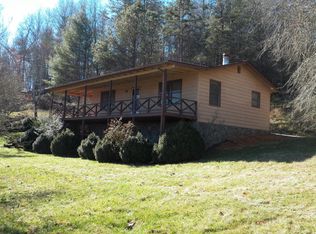 59 Blackberry Ln, Franklin, NC 28734