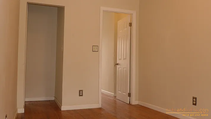 Rented by aptsandlofts.com | media 5