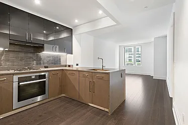 50 Riverside Boulevard, #6P