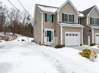 624 Main St APT 1, Fremont, NH 03044