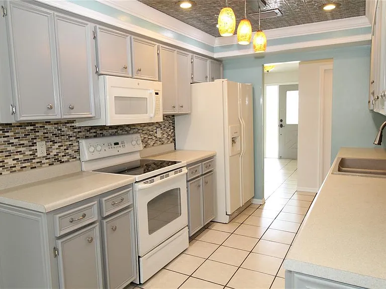 309 Bryce Ct — Photo 11