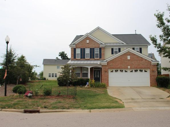 100 Folsom Dr, Holly Springs, NC 27540