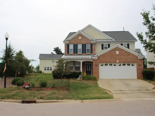 100 Folsom Dr, Holly Springs, NC 27540