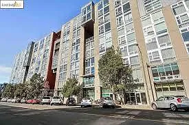 Building Photo - 311 Oak St #542