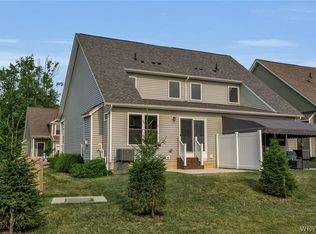 902 Carriage Ln, Buffalo, NY 14224