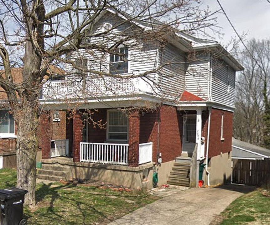2nd image of 2908 Montclair Ave