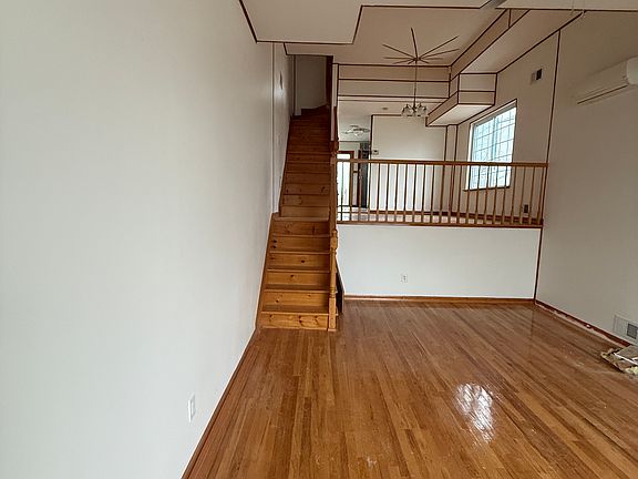 5th image of 753 Quincy Ave #1