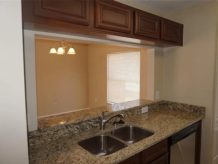 230 Belvedere Way — Photo 6