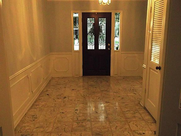 2nd image of 510 Briar Knoll Dr