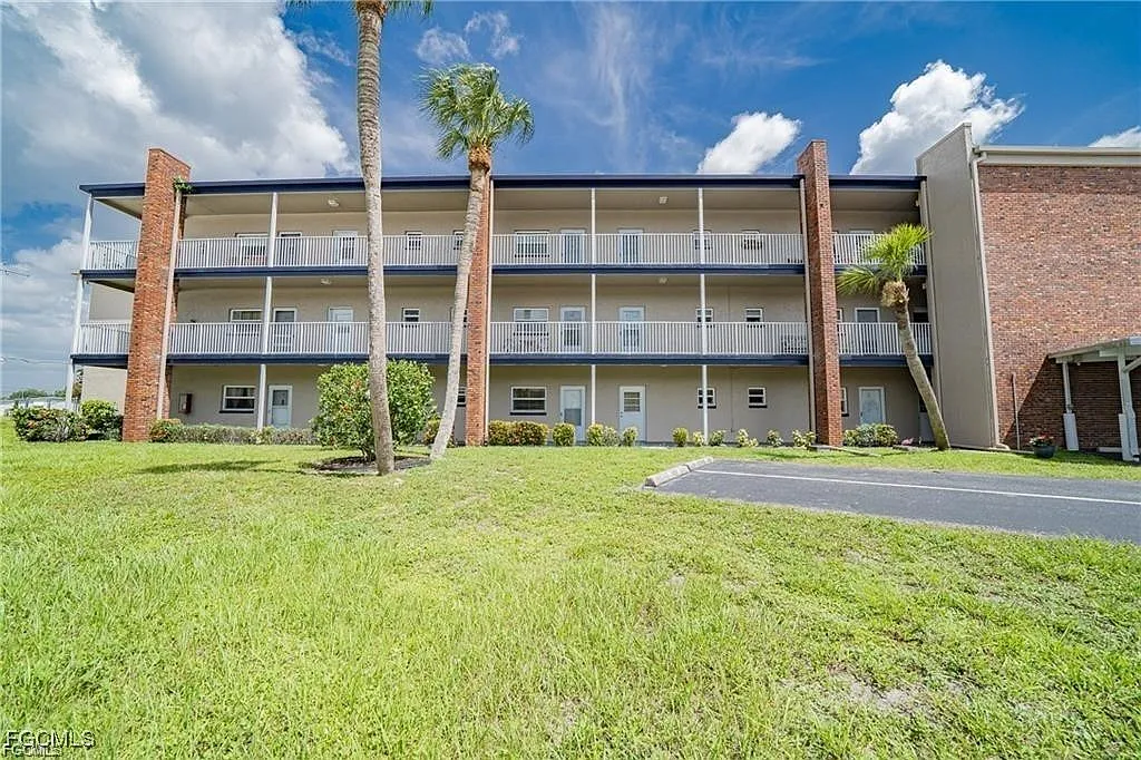 2 bed, 1.5 bath, 1156 sqft, $1,250 — Photo 3