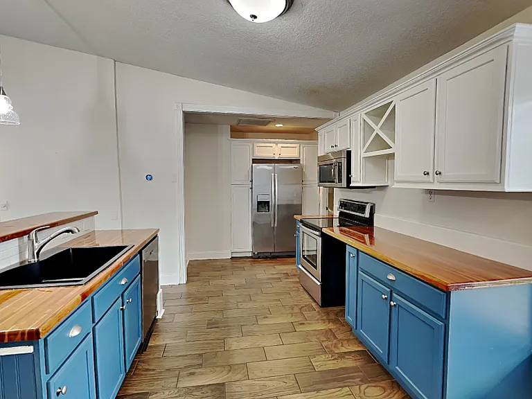 3512 Stonefield Dr — Photo 7